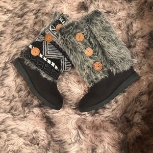 MUK LUKS reversible boots!